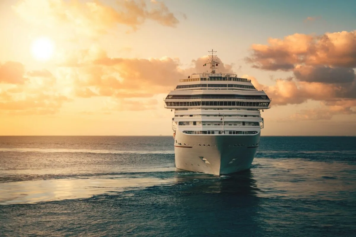 Navire de croisière offrant des vacances relaxantes et variées
