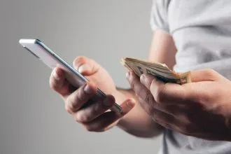 Don par SMS : soutenir une cause n’a jamais été aussi simple