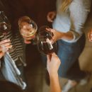 Y a-t-il plus d'alcool dans le vin rouge ou le vin blanc ?