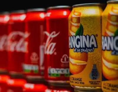 L'origine secrète d'Orangina enfin révélée : plongez dans l'histoire de cette boisson rafraîchissante !